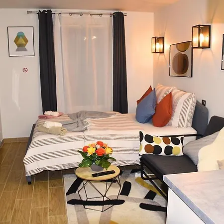 Appartement At Paris-defense Arena Free Parking By Servallgroup *